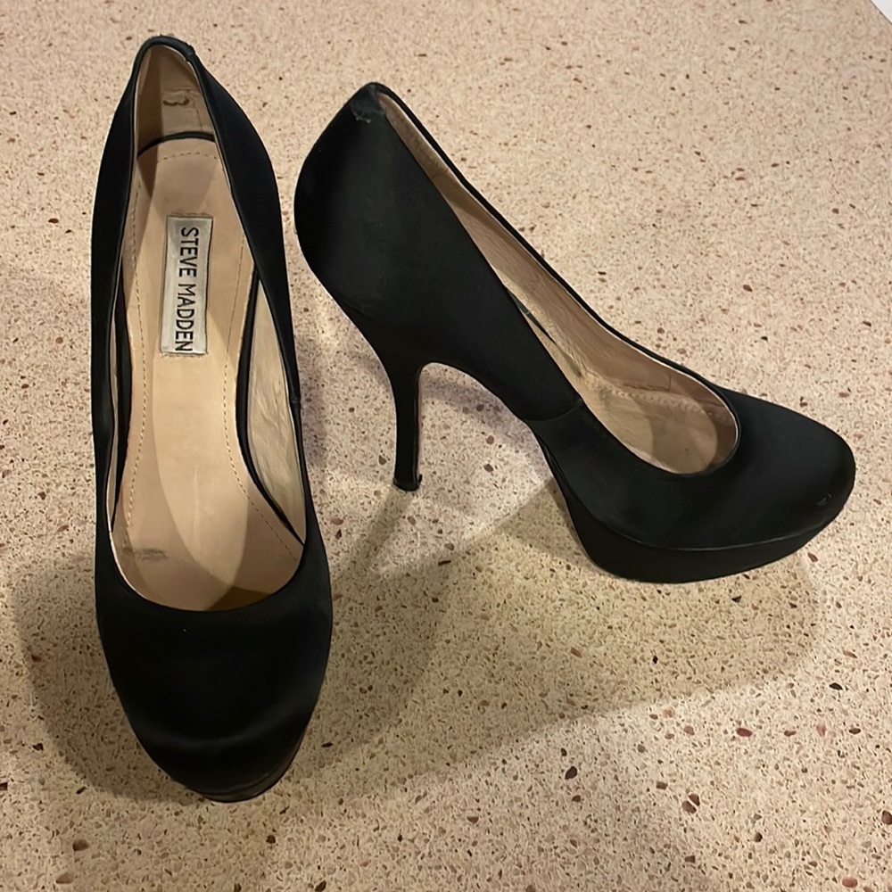Steve Madden women's satin black high heels size 7.5